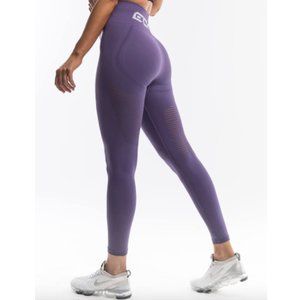 Echt Arise Leggings - Dewberry (NWOT)